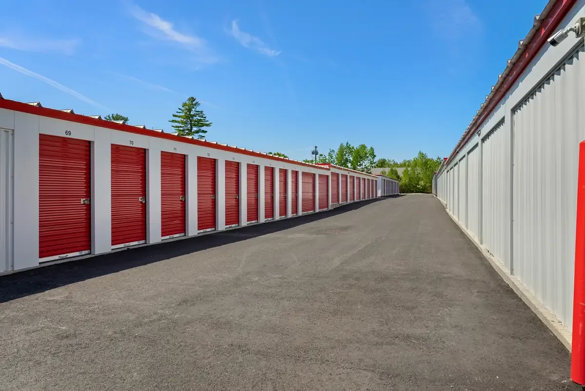 Drive Aisle KO Storage of Auburn, ME